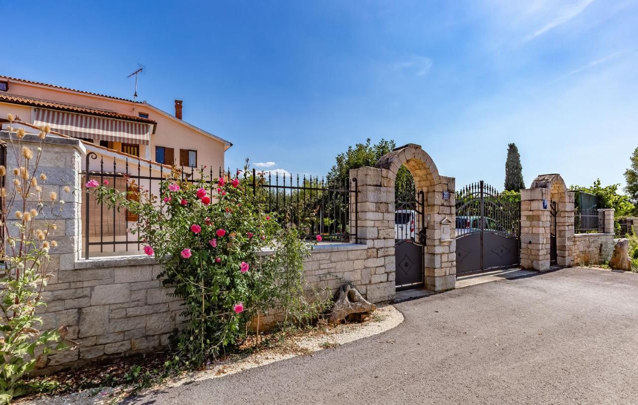 Palmira Appartement Poreč Buitenkant foto